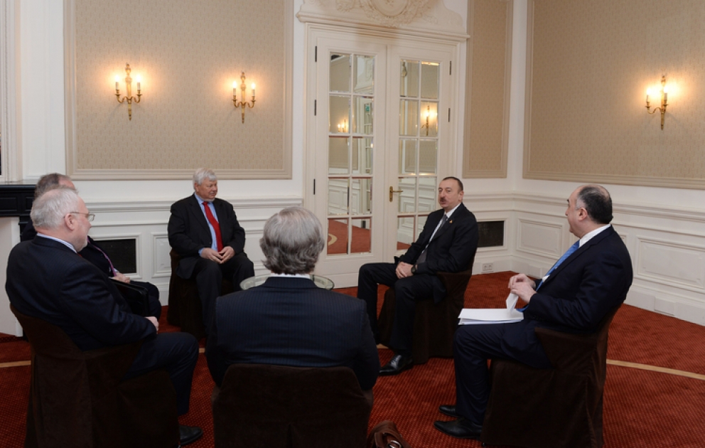 Präsident von Aserbaidschan Ilham Aliyev in den Haag mit den Co-Vorsitzenden der Minsker Gruppe der OSZE zusammengekommen