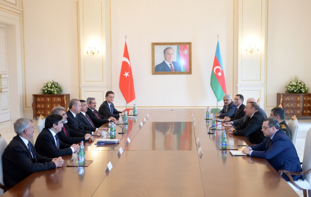 In einem erweiterten Format Treffen von aserbaidschanischen und türkischen Delegationen stattgefunden