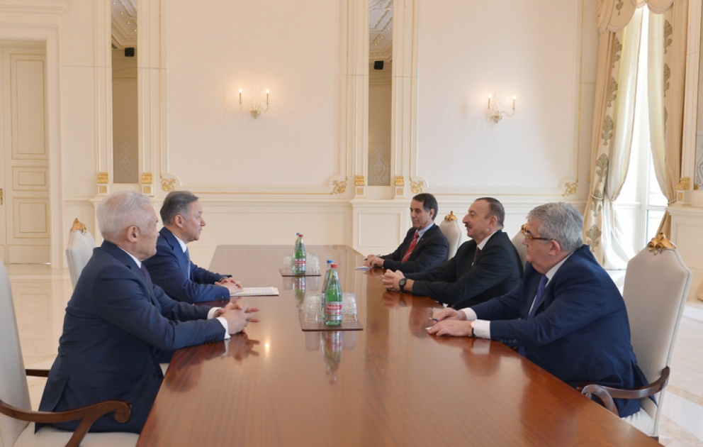 Le président azerbaïdjanais Ilham Aliyev a reçu la délégation dirigée par le président du Majlis du Parlement kazakh