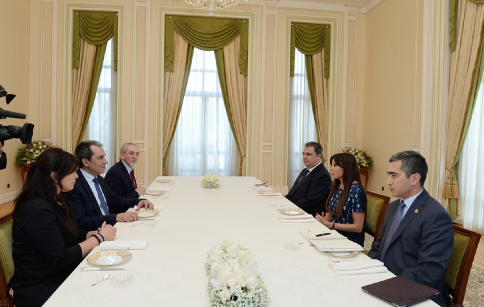 Entretien de la première dame d’Azerbaïdjan Mehriban Aliyeva avec le Premier ministre bulgare Plamen Orecharski