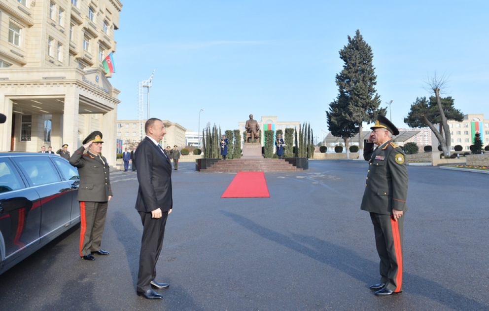 Le président azerbaïdjanais Ilham Aliyev a visité la cité militaire du Service de protection spéciale pour y constater l’avancement des travaux de reconstruction et a assisté à l’ouverture du complexe sportif du Service