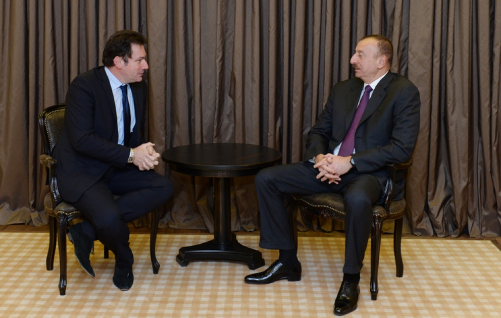 Le président Ilham Aliyev s’est entretenu avec Jean-Pierre Talamoni, directeur du Développement International au sein d’Airbus Group