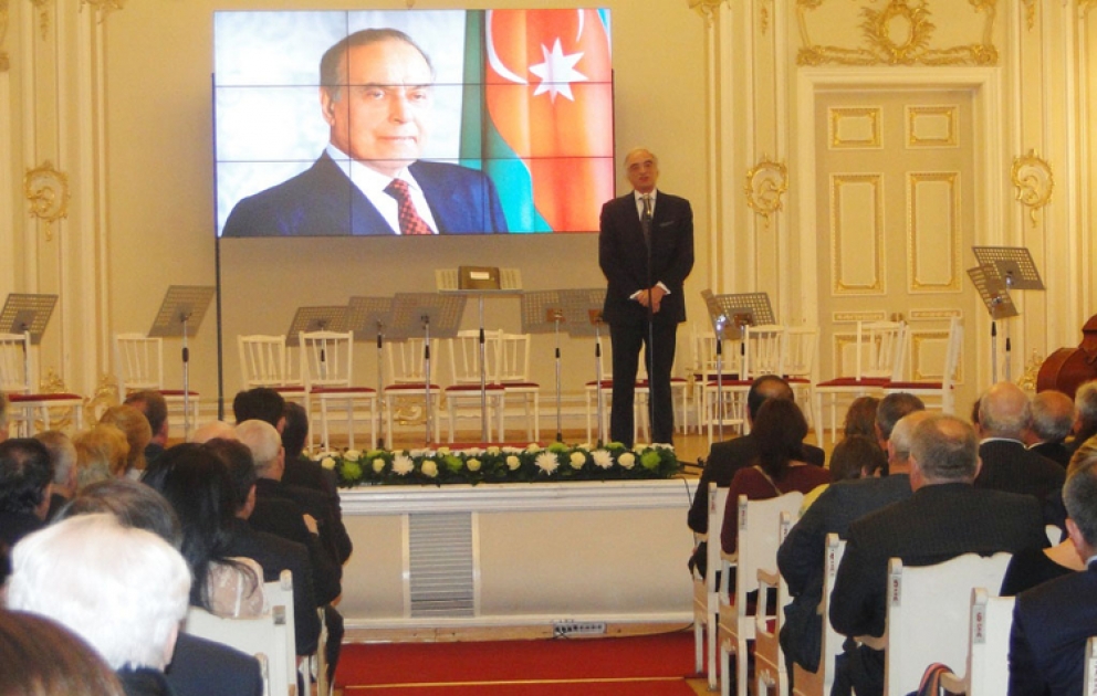 Ümummilli lider Heydər Əliyevin anadan olmasının 91-ci ildönümü və Heydər Əliyev Fondunun yaradılmasının 10 illiyi qeyd edilib