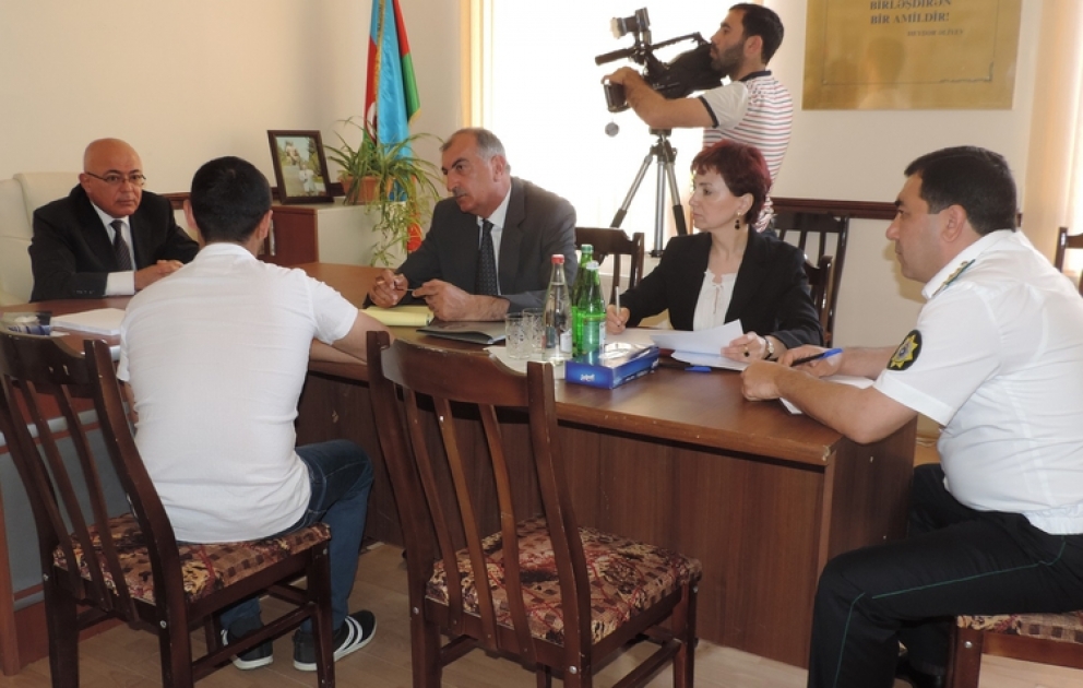 Dövlət Gömrük Komitəsinin sədri Xaçmazda vətəndaşları qəbul edib