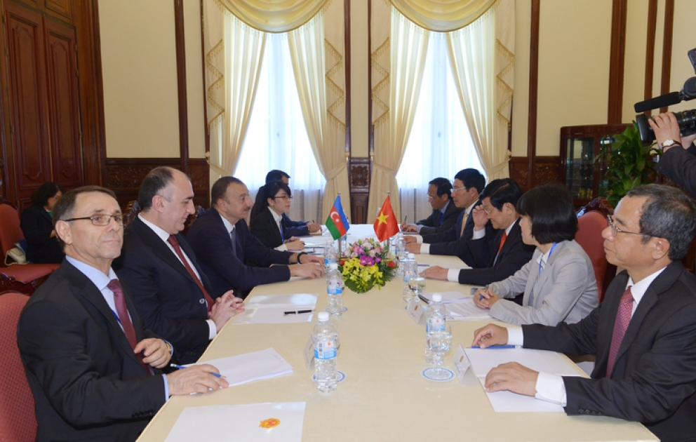 President Ilham Aliyev and President of the Socialist Republic of Vietnam Truong Tan Sang held a meeting in a limited format