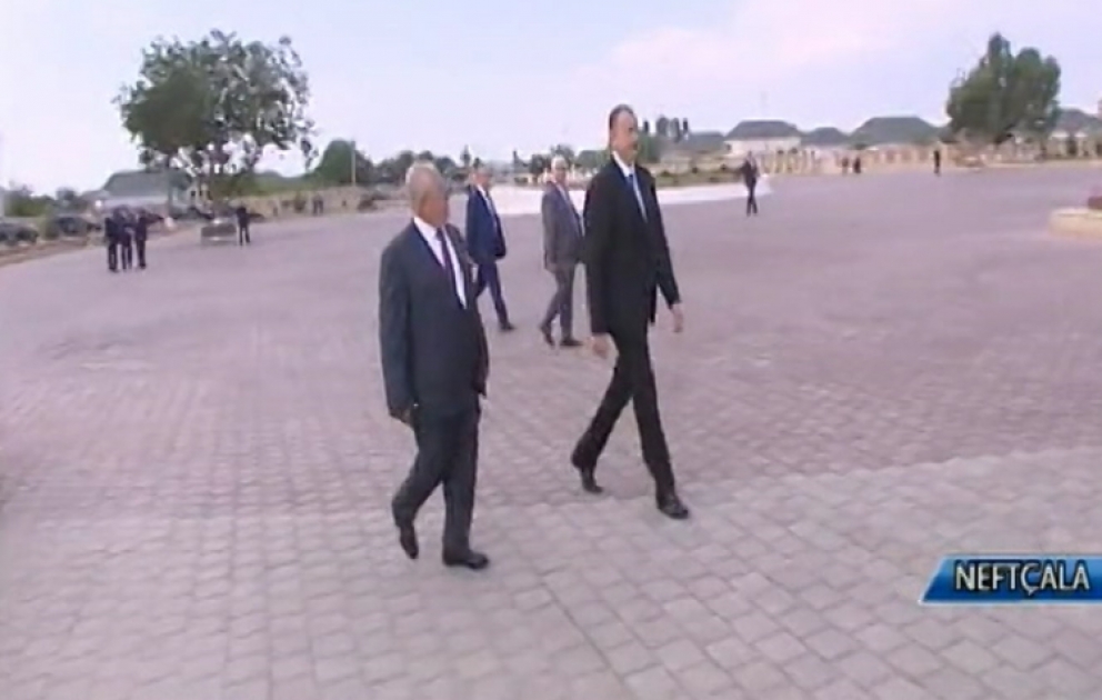 President Ilham Aliyev reviewed a new boulevard created in the city of Neftchala