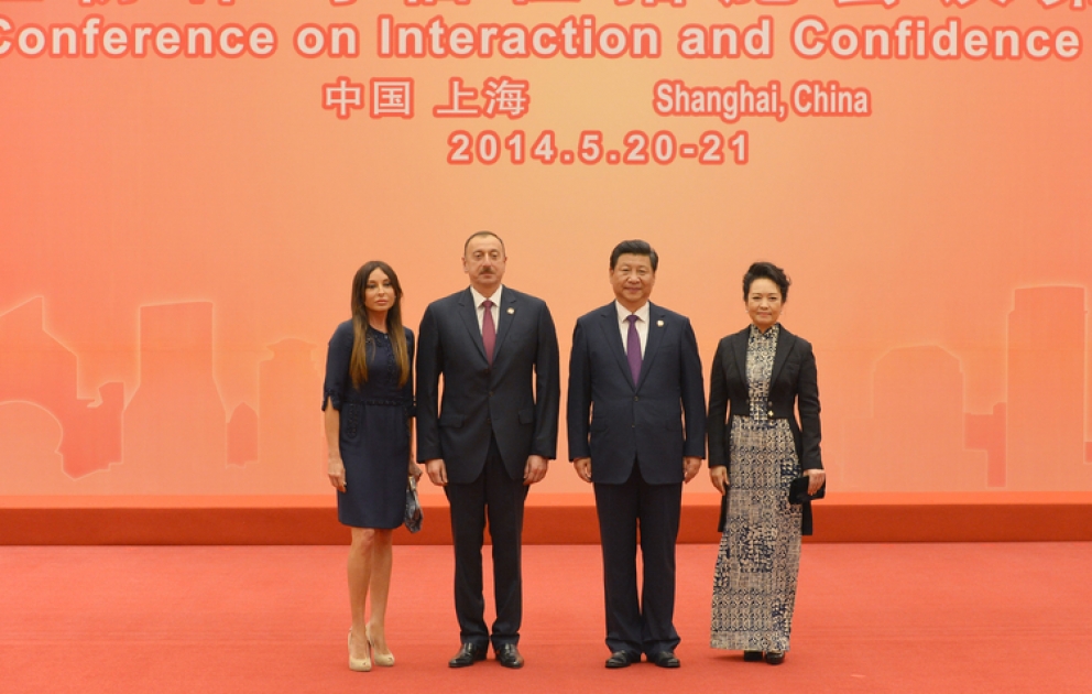 President Ilham Aliyev attended a reception in honor of heads of state and government in Shanghai