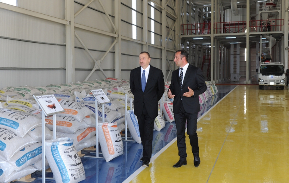 In Agdasch die Futteraufbereitungsanlage Gilan in Betrieb genommen