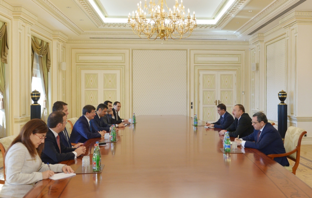 Präsident Ilham Aliyev empfing eine Delegation unter der Leitung des türkischen Außenministers