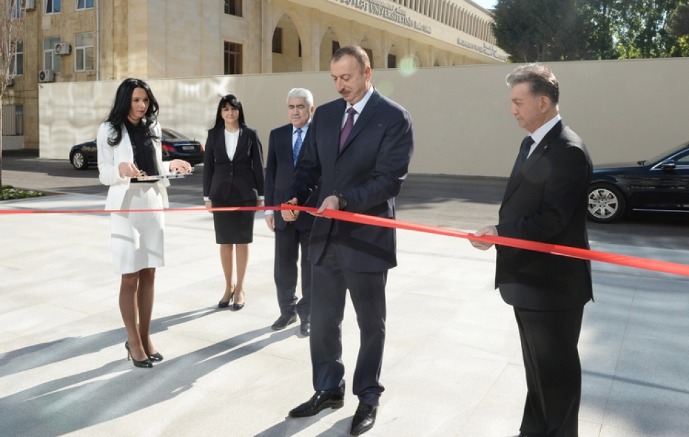 Le président Ilham Aliyev a assisté à l’ouverture du nouveau bâtiment de la Bibliothèque centrale de l’Académie Nationale des Sciences d’Azerbaïdjan