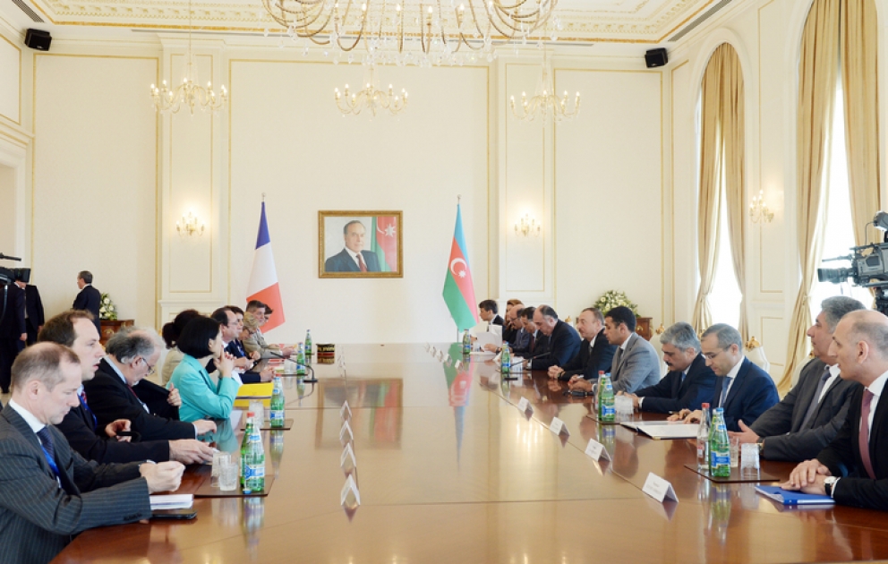 Rencontre des présidents azerbaïdjanais et français avec la participation des délégations
