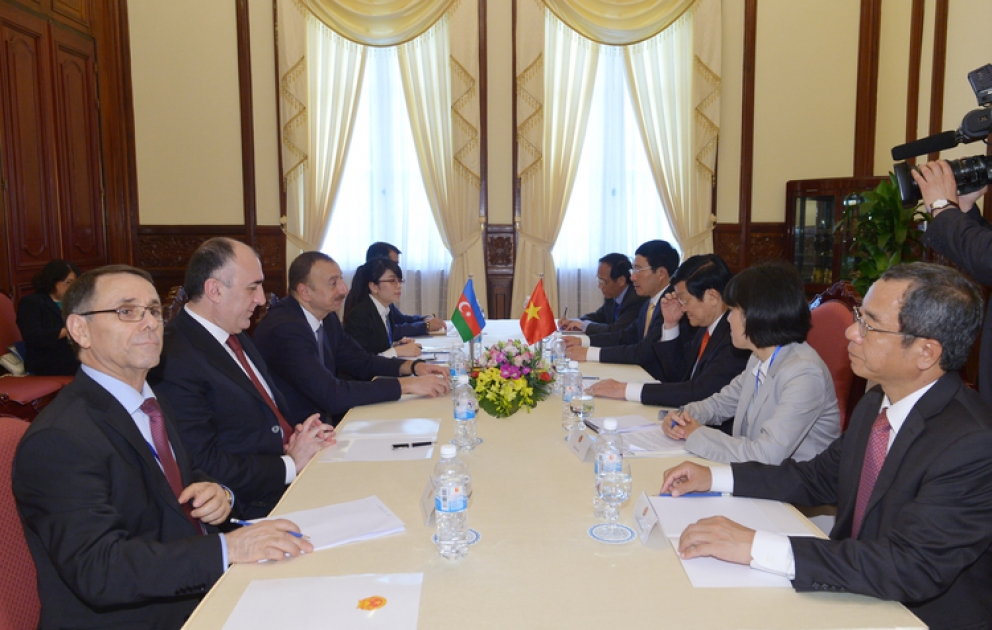 Entretien entre le président azerbaïdjanais Ilham Aliyev et son homologue vietnamien Truong Tan Sang