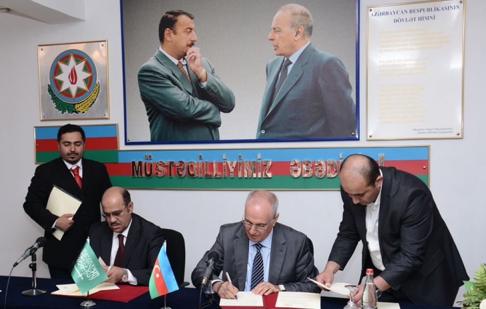 Signature d’un Mémorandum d’accord sur la coopération entre l’AzerTAc et l’Agence de presse saoudienne dans le domaine d’échange d’informations