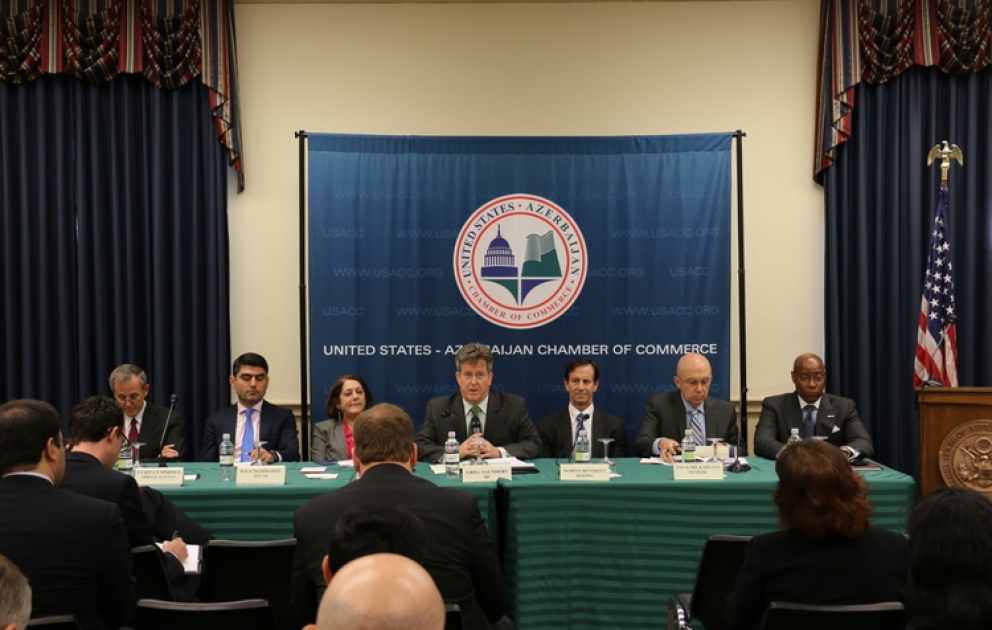 Американо-азербайджанская торговая палата провела брифинг по двусторонним отношениям в области энергетики, торговли и экономического развития