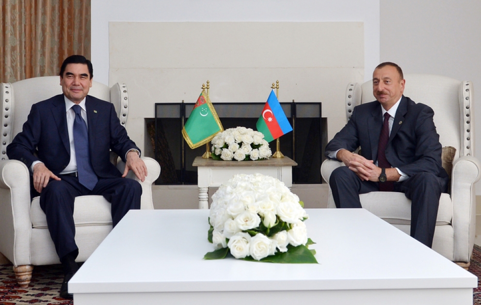 President Ilham Aliyev met with President of Turkmenistan Gurbanguly Berdimuhamedov