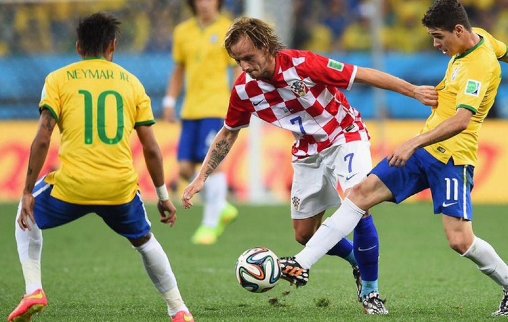 Dünya çempionatının ilk oyunu Braziliyanın qələbəsi ilə başa çatdı
