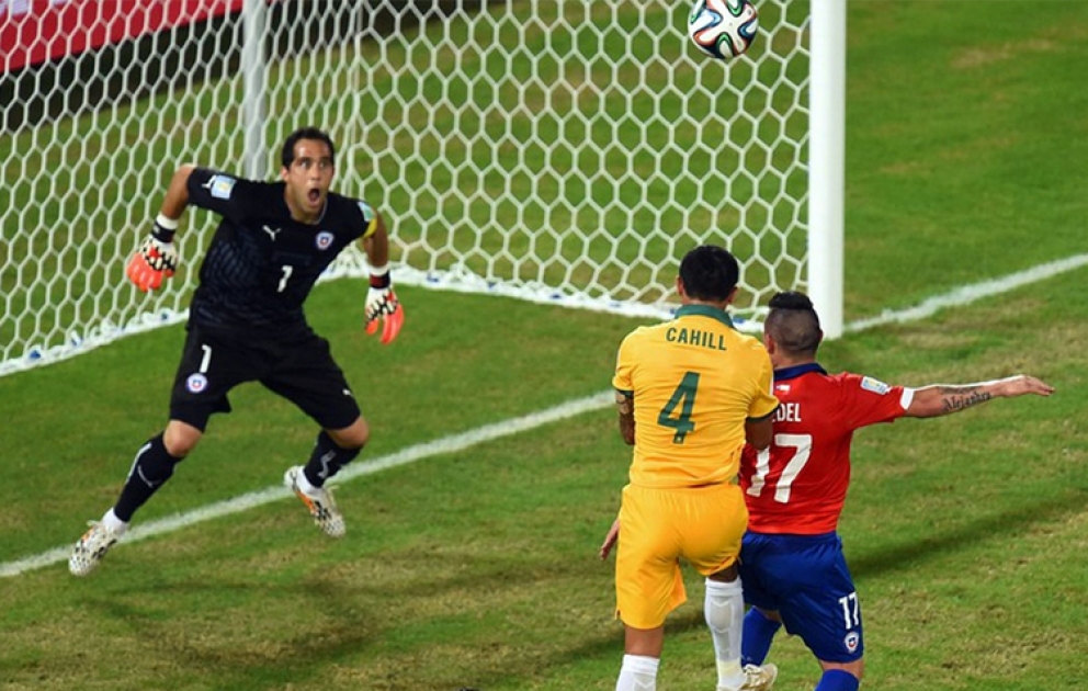 Futbol üzrə dünya çempionatının növbəti görüşü Çili yığmasının qələbəsi ilə başa çatıb