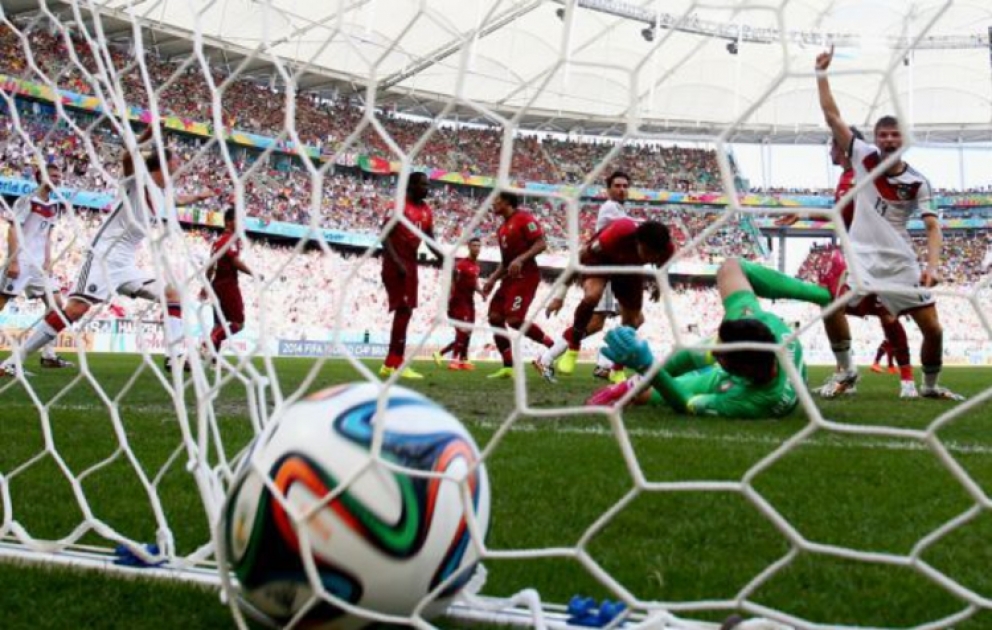 Futbol üzrə XX dünya çempionatında Almaniya komandası Portuqaliya yığmasına qalib gəldi