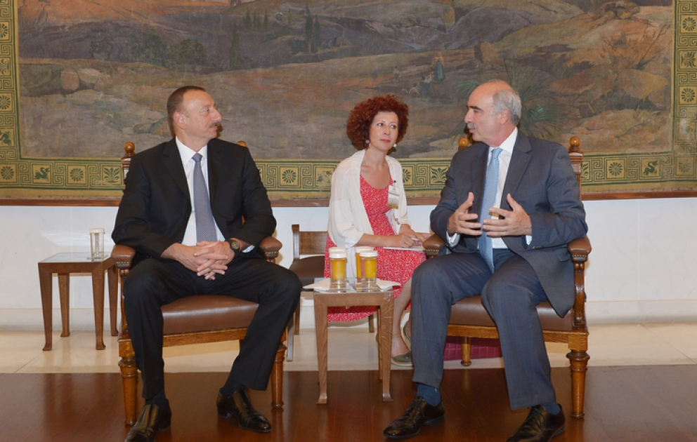 Le président azerbaïdjanais Ilham Aliyev a rencontré Vangelis Meimarakis, président du Parlement grec