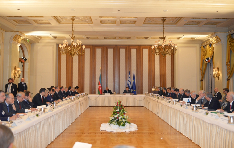 Rencontre du président azerbaïdjanais Ilham Aliyev et du Premier ministre grec Antonis Samaras avec les hommes d’affaires