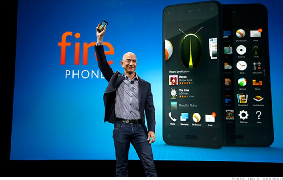 “Amazon” ilk 3D smartfonunu təqdim etdi