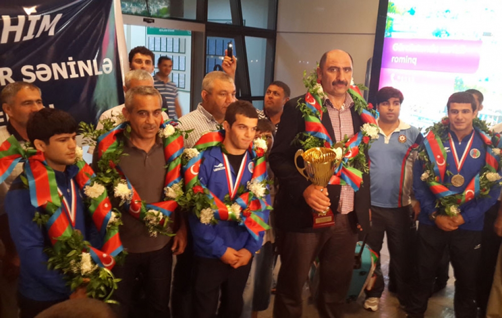Yunan-Roma güləşi üzrə yığma komandamızın üzvləri Vətənə qayıdıblar