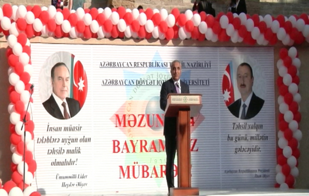 Bu il Dövlət İqtisad Universitetini 366 məzun fərqlənmə diplomu ilə bitirdi