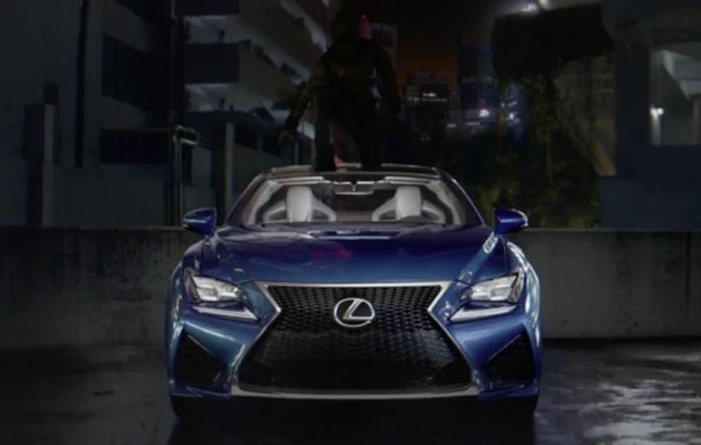 Lexus-un "işıqlanan" adamlarla reklamı