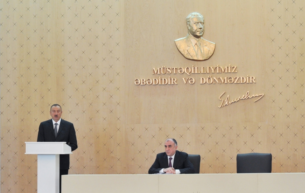 Prezident İlham Əliyev Azərbaycanın diplomatik xidmət orqanları rəhbərlərinin beşinci müşavirəsində iştirak etdi