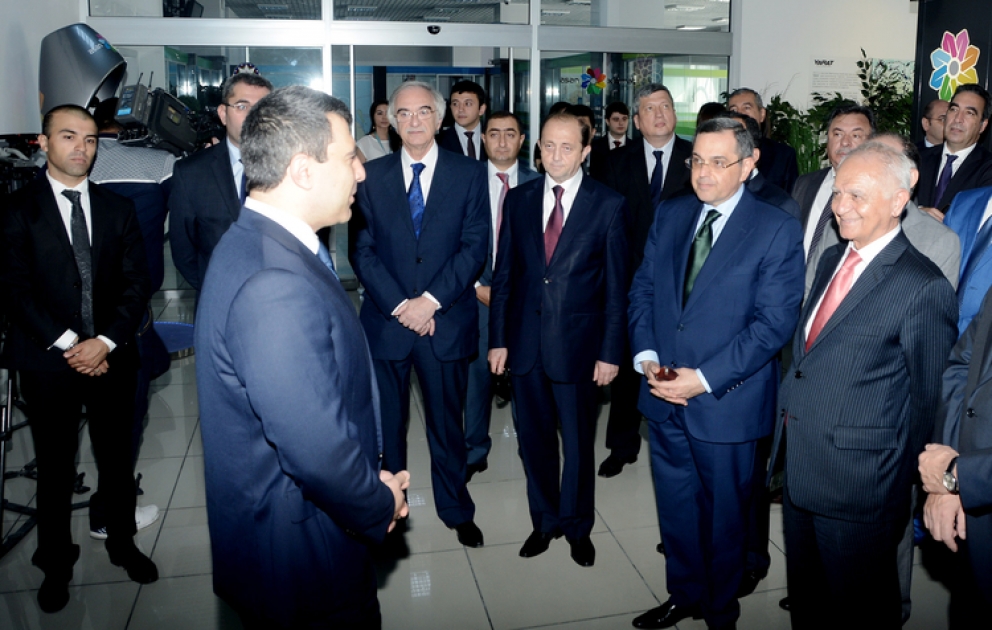 Azərbaycanlı diplomatlar “ASAN xidmət”də sənədlərini yenilədilər