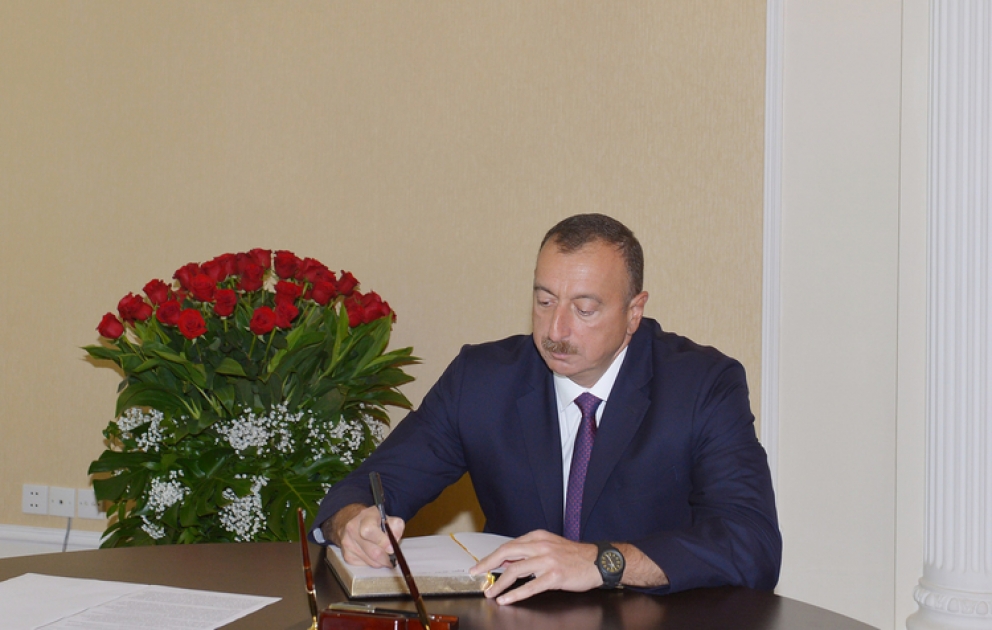 Le président Ilham Aliyev a présenté ses condoléances à l’ambassade de Géorgie en Azerbaïdjan suite au décès de l’ancien président géorgien Edouard Chevardnadze