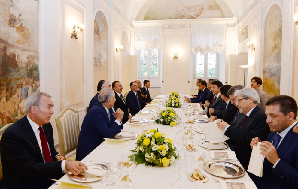 İtaliyanın Baş naziri Matteo Renzinin adından Azərbaycan Prezidenti İlham Əliyevin şərəfinə şam yeməyi verilib