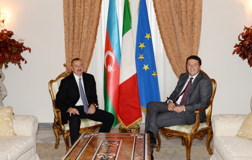 Treffen der Präsidenten von Aserbaidschan Ilham Aliyev mit dem italienischen Premierminister Matteo Renzi