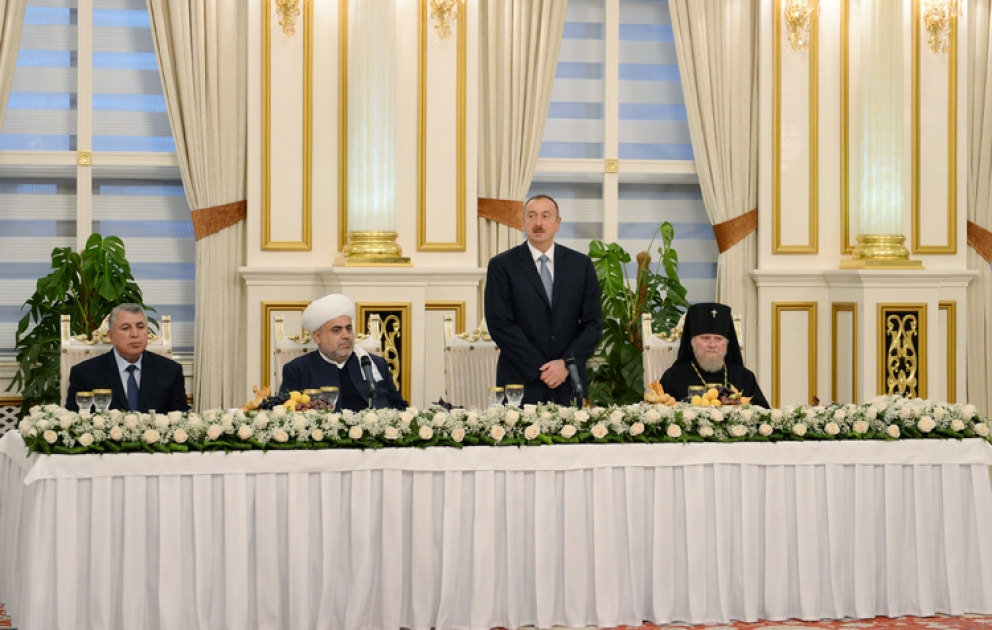 Le président Ilham Aliyev a participé à un dîner d’iftar