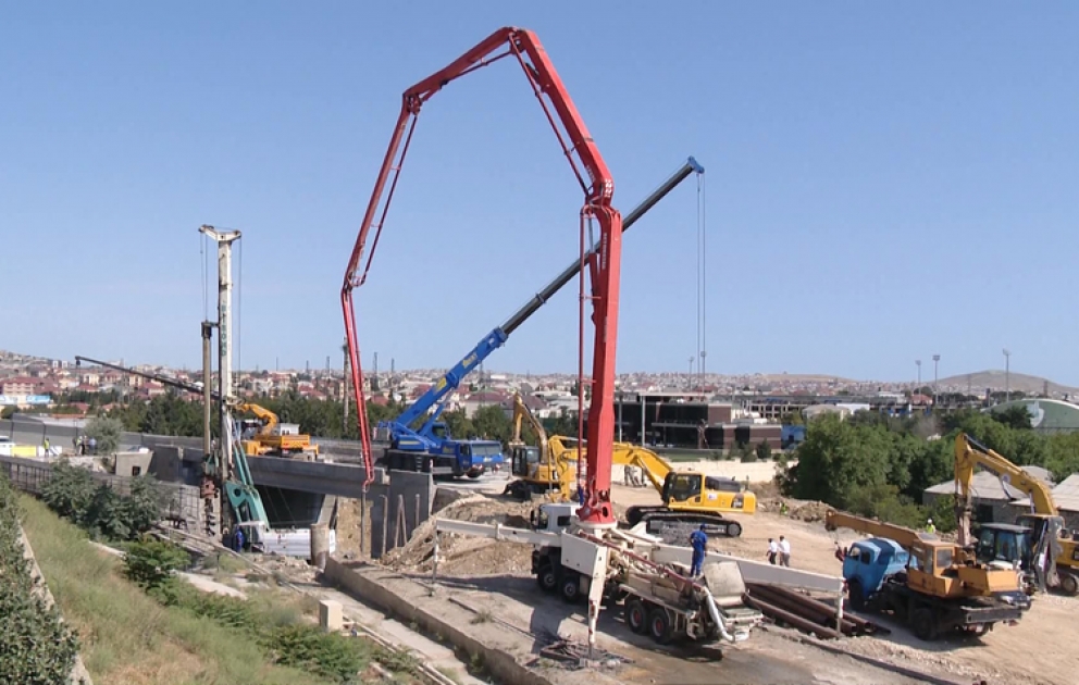 Respublika əhəmiyyətli magistrallardan birində daha bir yol ötürücüsü tikilir