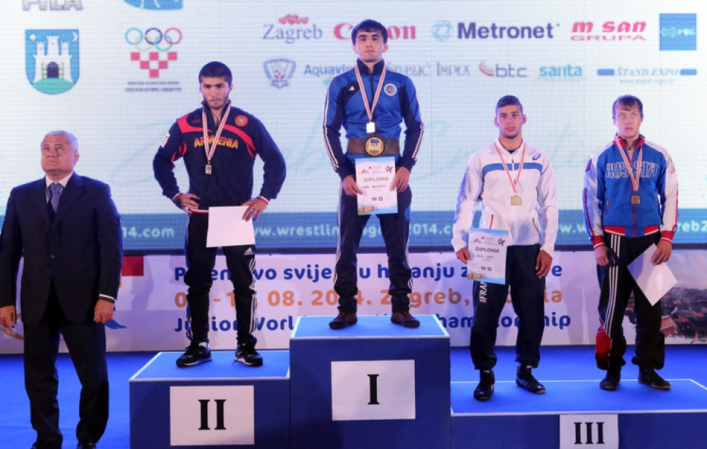 Azərbaycan güləşçiləri dünya çempionatının ilk günündə üç qızıl medal qazanıblar