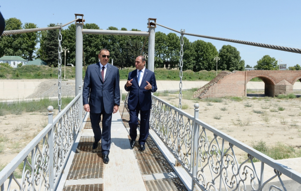 President Ilham Aliyev reviewed the progress of construction of the Heydar Aliyev park in Barda
