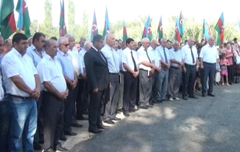 Füzuli rayonunda yenidən qurulan daha bir kənd yolu istifadəyə verildi