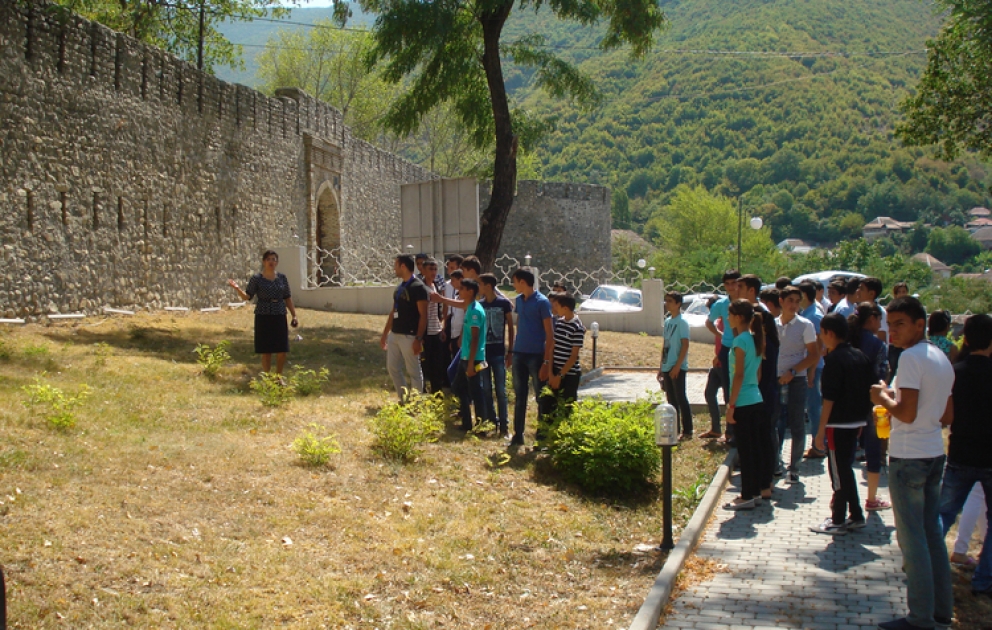 Şəkidə təbiət gözəllikləri ilə qədim tarixi abidələr vəhdət təşkil edir