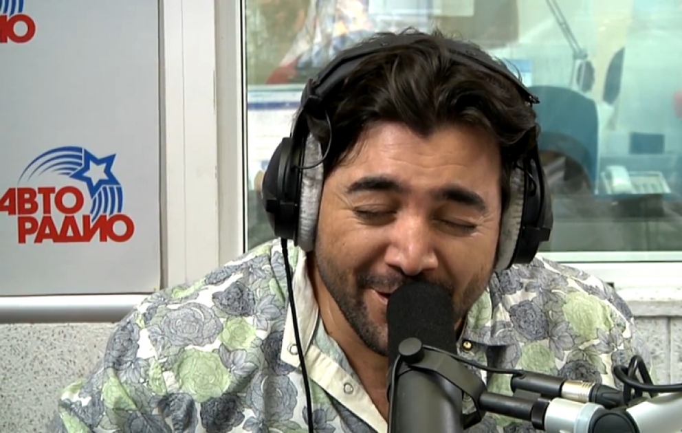 Fərid Əsgərov rusiya radisonun “Мурзилки Live” şousunda “Sarı gəlin” mahnısını ifa etdi