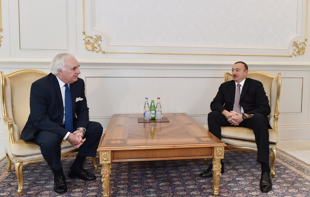 Prezident İlham Əliyev İspaniyanın Azərbaycanda yeni təyin olunmuş səfirinin etimadnaməsini qəbul edib