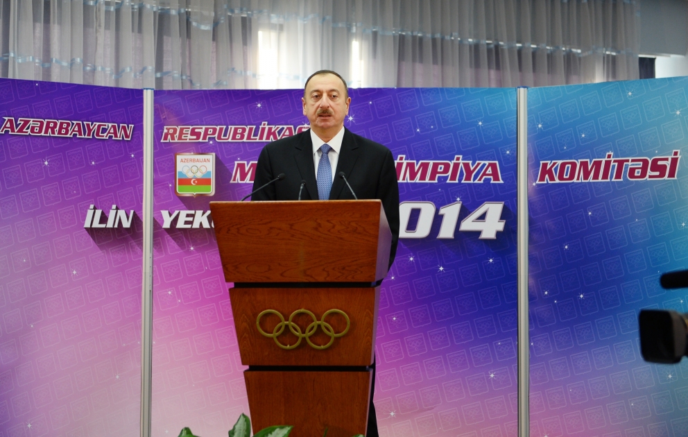 Prezident İlham Əliyev Milli Olimpiya Komitəsində 2014-cü ilin yekunlarına görə idmançıların və mütəxəssislərin mükafatlandırılması mərasimində iştirak edib