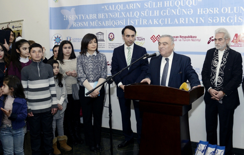 “Beynəlxalq sülh günü”nə həsr olunmuş rəsm müsabiqəsinin qalibləri mükafatlandırılıb