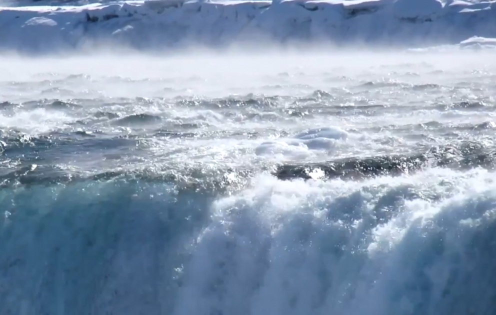 Interessante Ansichten von gefrorenem Niagara