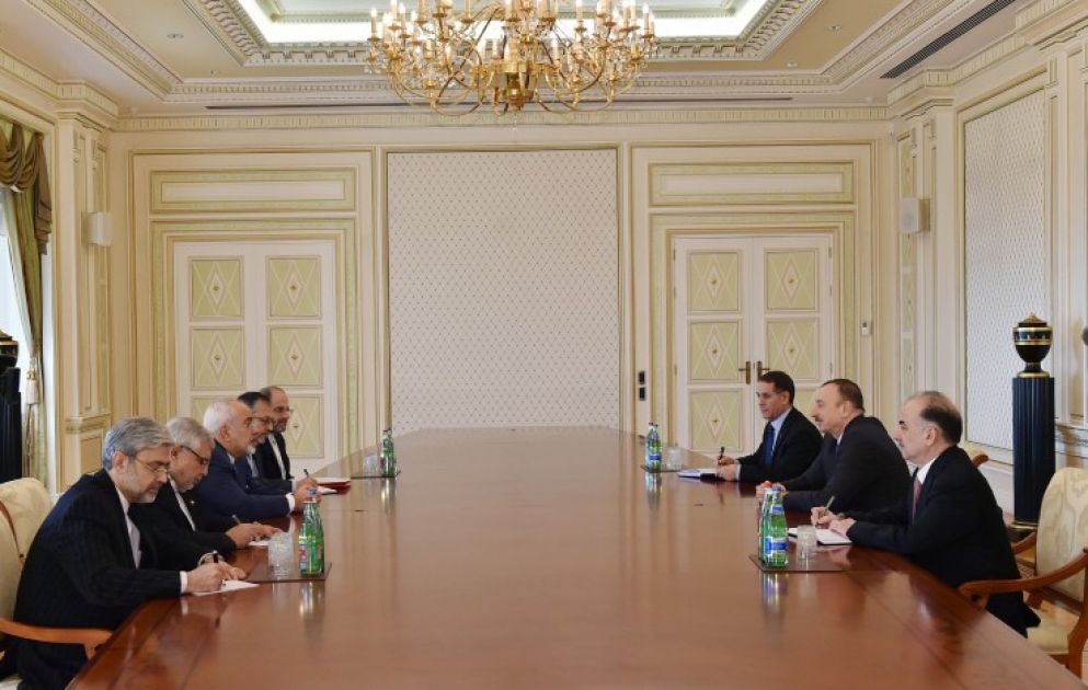 Präsident von Aserbaidschan Ilham Aliyev hat eine Delegation um den iranischen Außenminister empfangen
