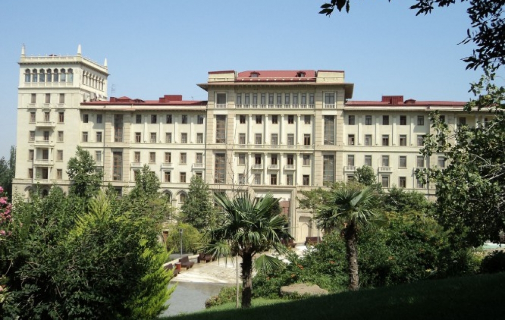 Nazirlər Kabineti iş və istirahət günlərinin yerinin dəyişdirilməsi haqqında qərar qəbul edib