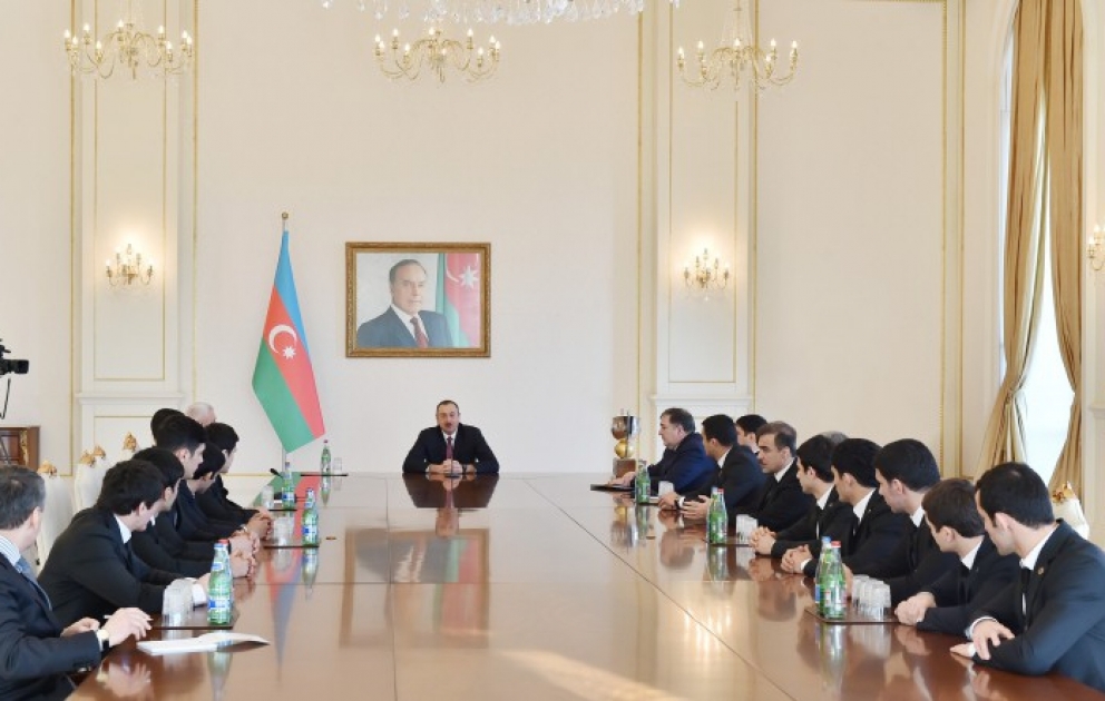President Ilham Aliyev received the members of the national Greco-Roman wrestling team who won the World Cup