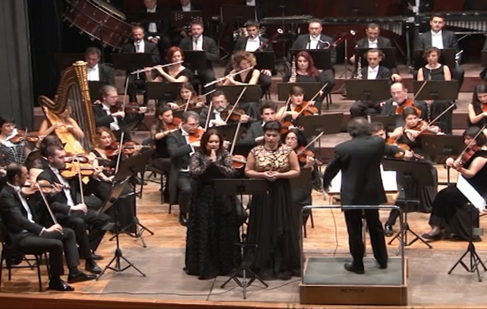 Frangiz Alizade`s concert in honor of victims of Khojaly tragedy in Turkey