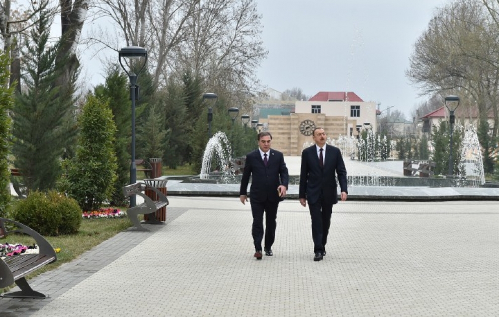 Le président Ilham Aliyev visite le Parc de l’Amitié à Mingatchevir