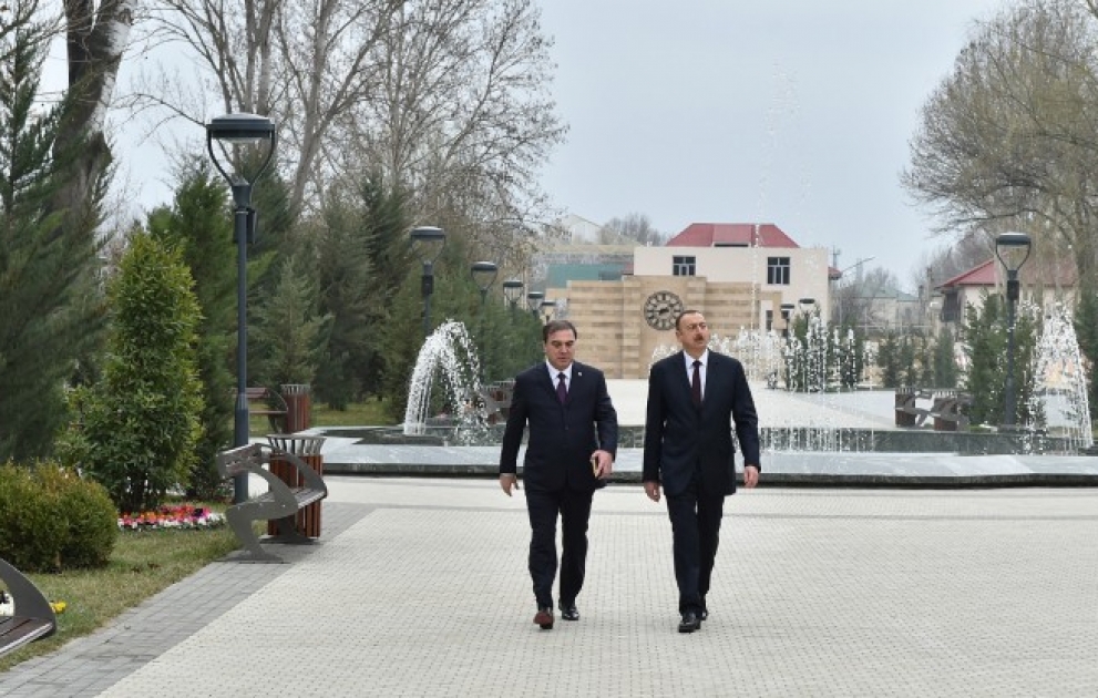 Präsident Ilham Aliyev hat in Mingatschewir den Park “Dostlug” besucht